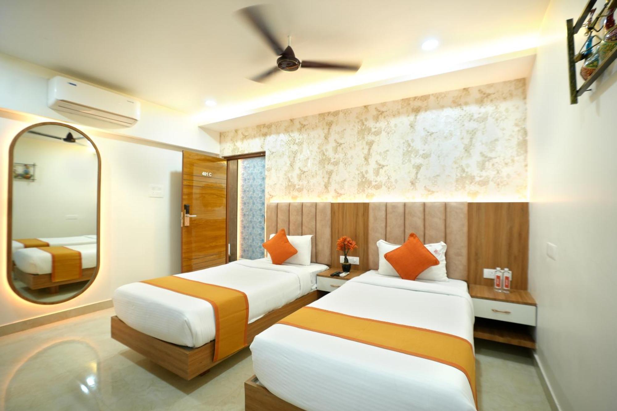 Viola Suites Hyderabad Eksteriør billede