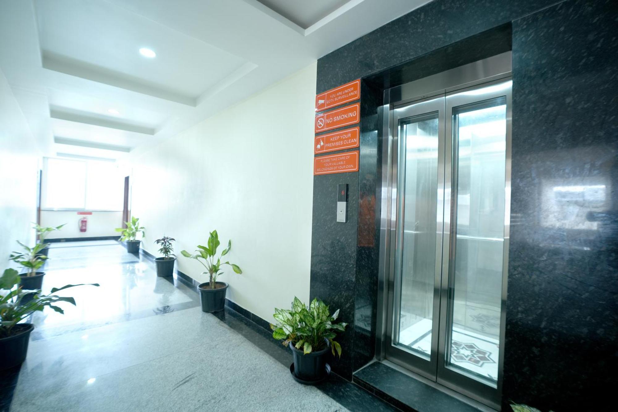 Viola Suites Hyderabad Eksteriør billede