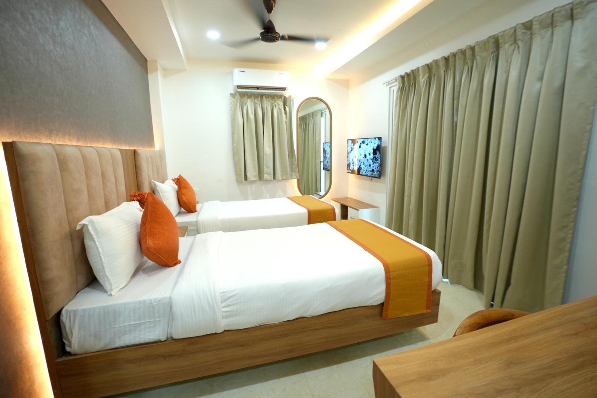 Viola Suites Hyderabad Eksteriør billede