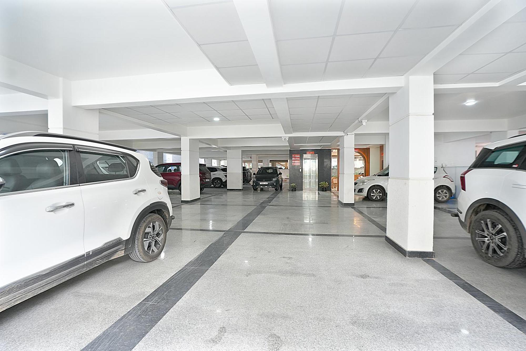 Viola Suites Hyderabad Eksteriør billede