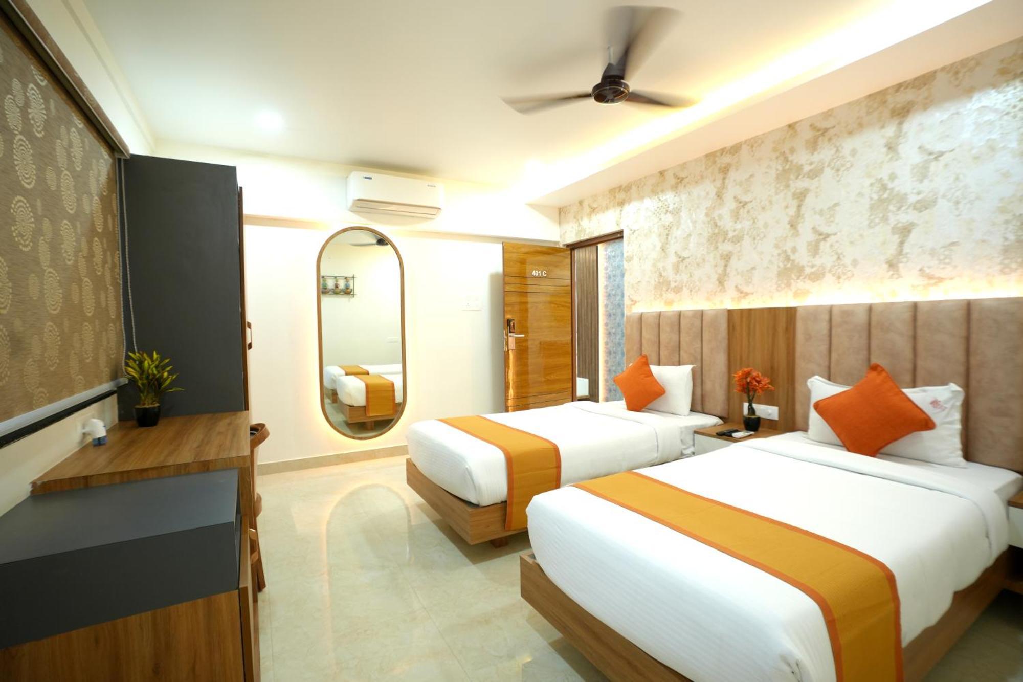 Viola Suites Hyderabad Eksteriør billede