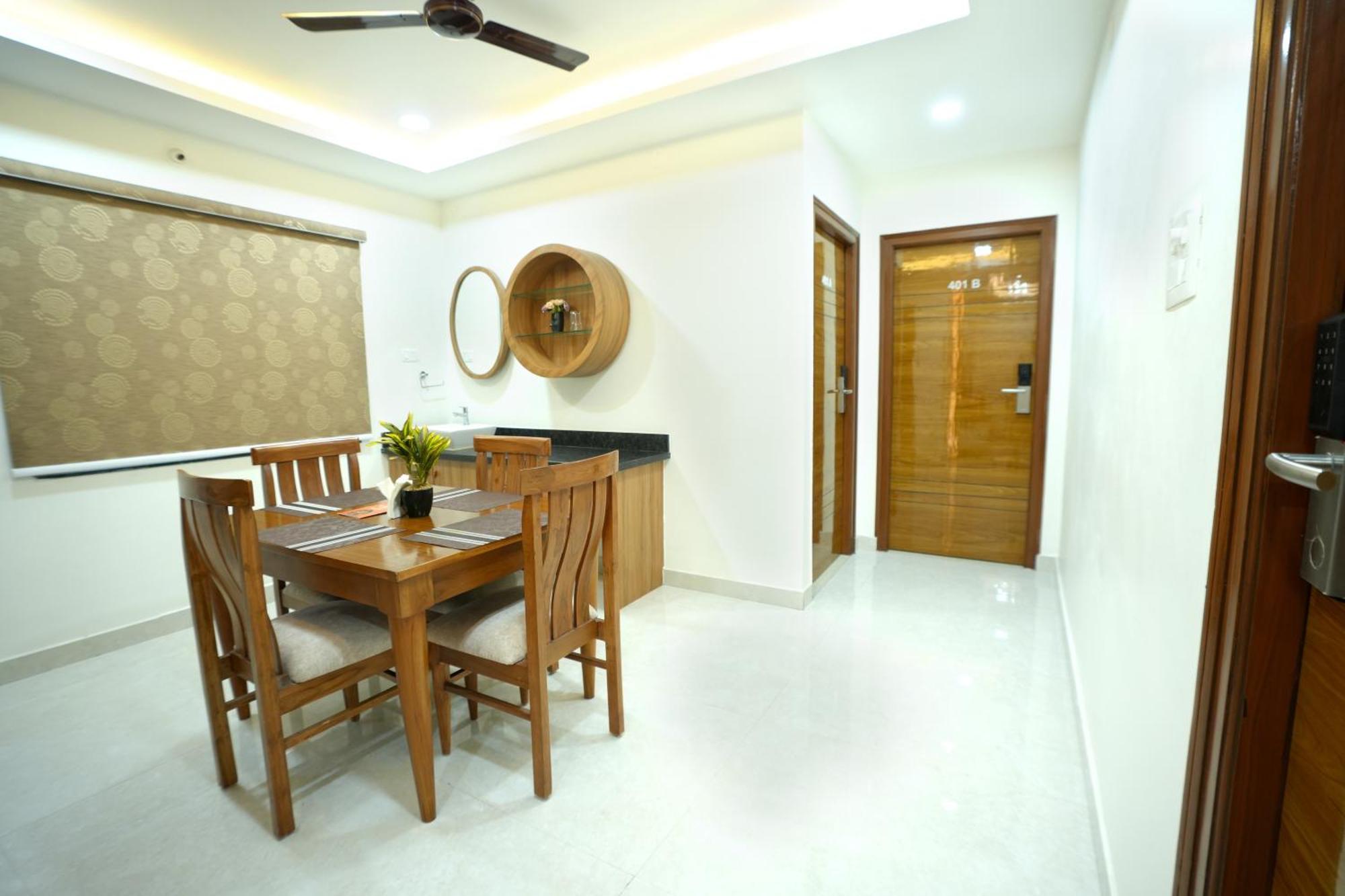 Viola Suites Hyderabad Eksteriør billede