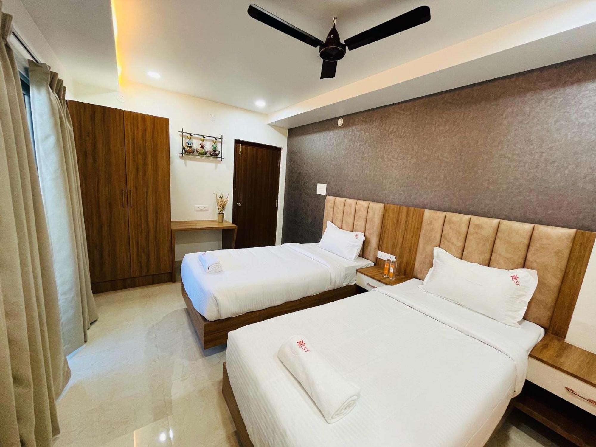 Viola Suites Hyderabad Eksteriør billede